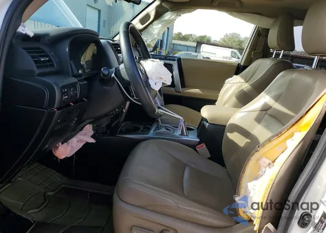 2019 Toyota 4Runner Sr5 z USA, uszkodzony, nr VIN JTEZU5JR8K5212622